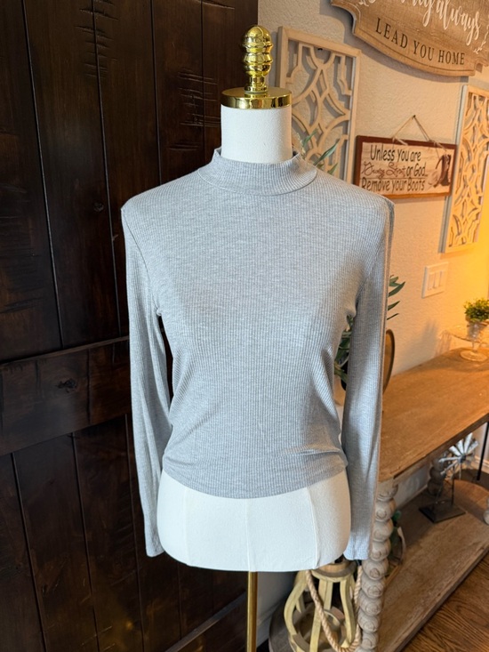 Sky & Sparrow Tops - Ribbed Mock Neck Long Sleeve Top - Light Gray
